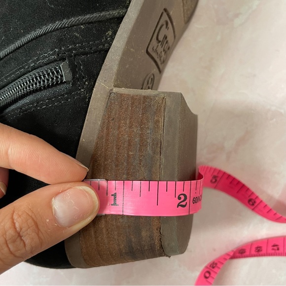 Sam Edelman • Suede Ankle Boots • 8 - Picture 7 of 8